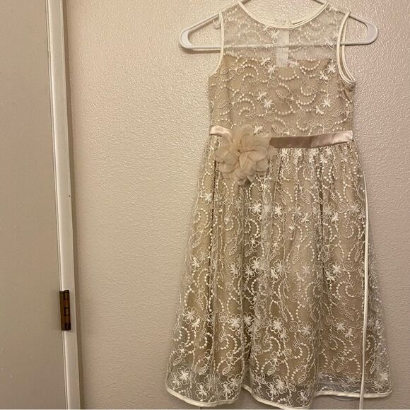 Beige lace overlay long skirt sleeveless floral long formal flower girl gown 7/8 - Picture 2 of 10